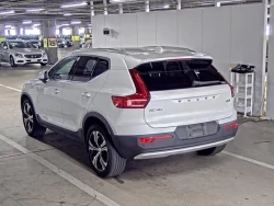 VOLVO XC40 2