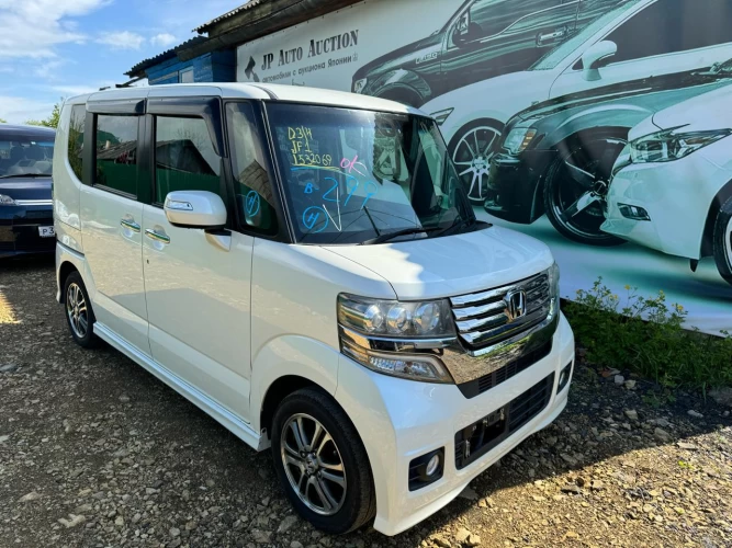 Honda N-Box Custom Turbo